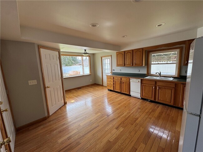 Foto del edificio - 211 Roe Ave