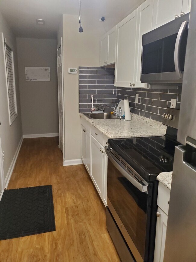 Building Photo - 1002 Rocky Ridge Dr
