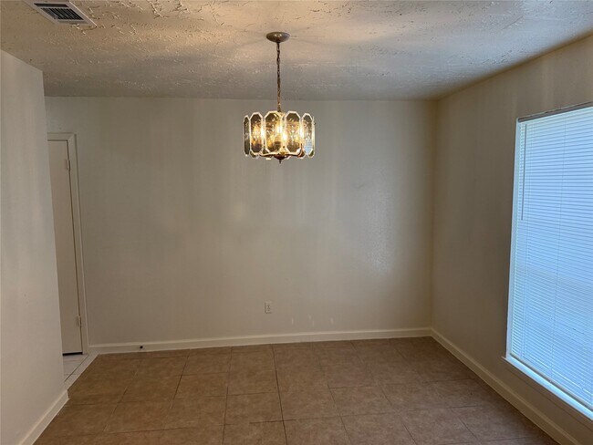 Building Photo - 8307 Bird Meadow Ln