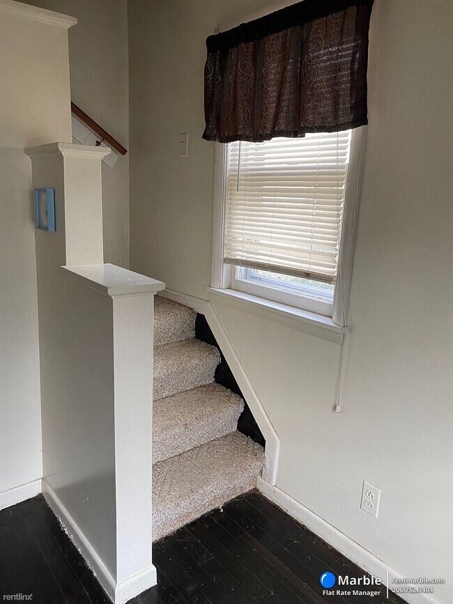 Building Photo - 3 br, 1 bath House - 175 Frey St