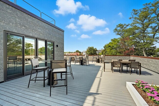 Foto del edificio - 402 Halstead Ave