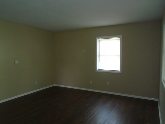Building Photo - 2410 White Oak Ave