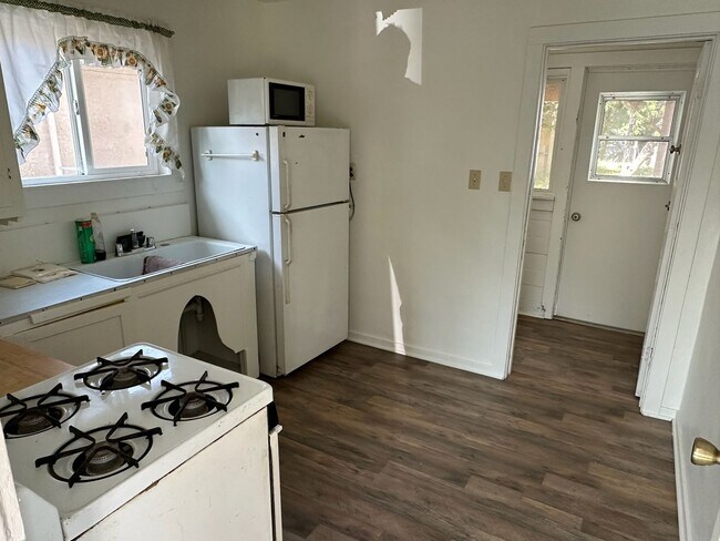 Foto del edificio - 1423 N. BRIDGE ST - 1 BEDROOM 1 BATH - VIS...