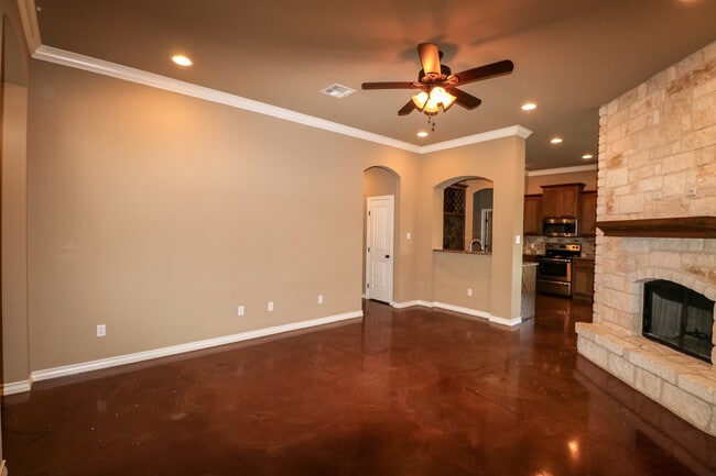 Building Photo - 3 Bedroom available now.  No carpet