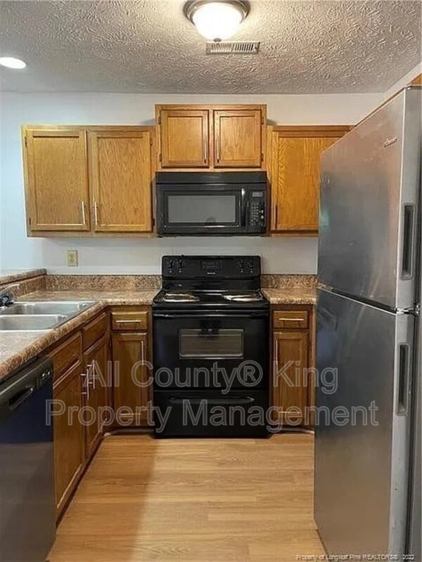 Building Photo - 1866 Tryon Dr