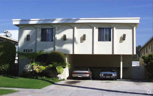 Building Photo - 3550 Mentone Ave