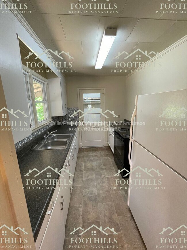 Foto del edificio - 4100 Standridge Rd