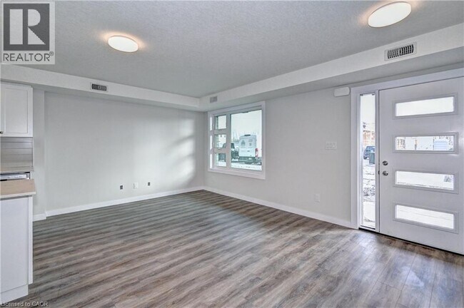 Building Photo - 118 Gravel Ridge Trail