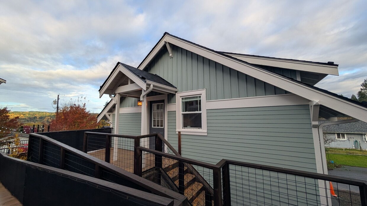 Primary Photo - Valley St Duplex