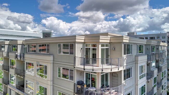 Foto del edificio - 2bd/1.75ba Bellevue Condo