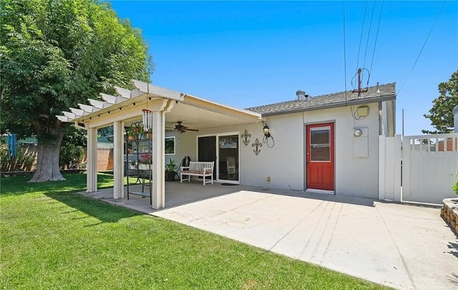 Building Photo - 2205 E Quincy Ave