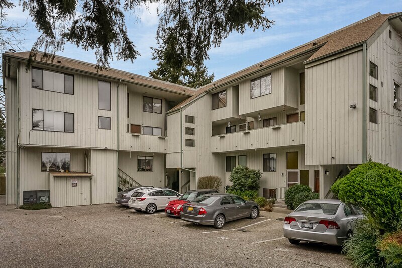 11401 Roosevelt Way NE Unit Apt10, Seattle, WA 98125 Condo for Rent