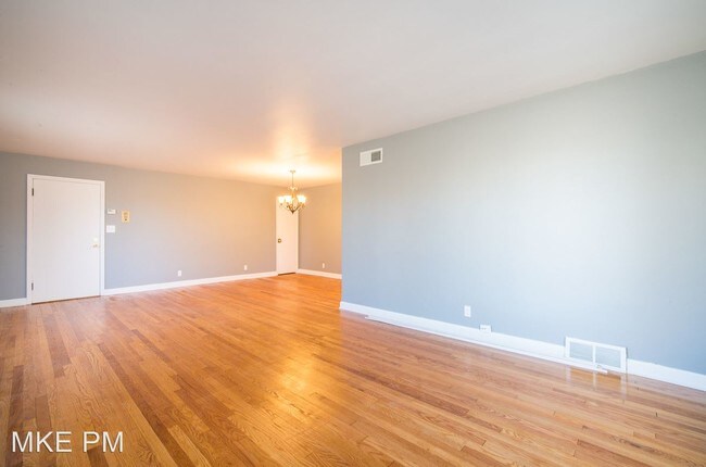 Foto del edificio - 8225 W Center St