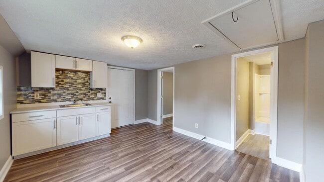 Building Photo - 4221 Newark Ave