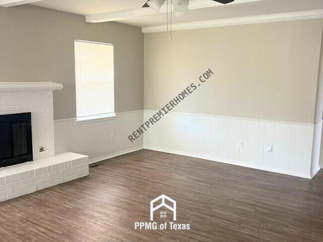 Foto del edificio - 10904 N Linn Ave