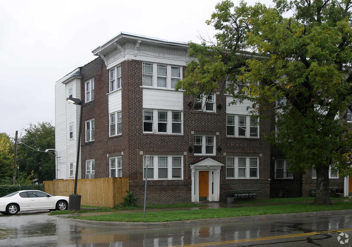 Building Photo - Benton Park Apartments