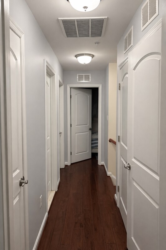 Building Photo - 1332 Chapel Centre Dr