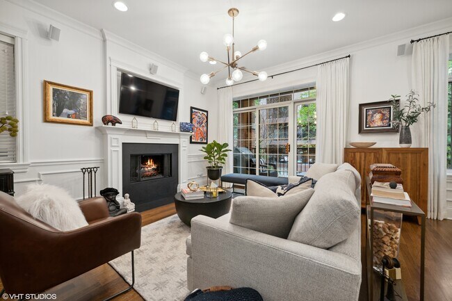 Foto del edificio - 2715 N Kenmore Ave