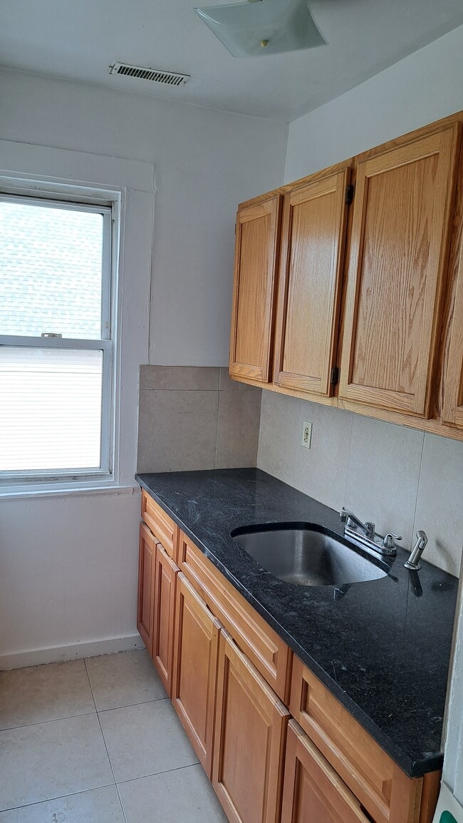 168 Lloyd St