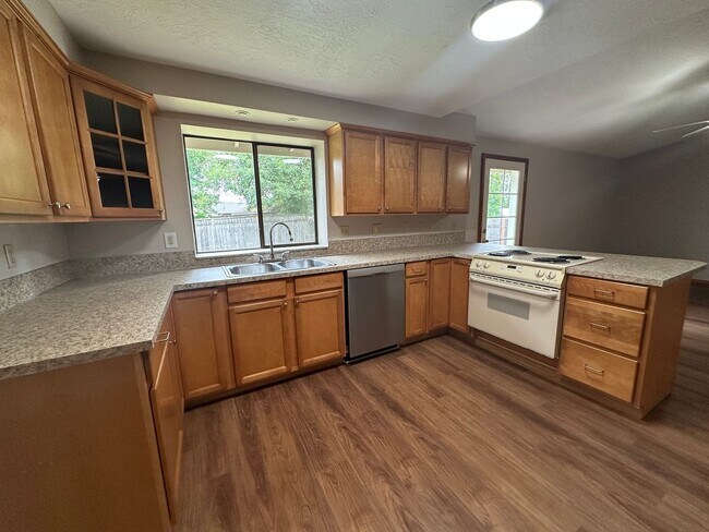 Foto del edificio - Updated Three Bedroom Home in North Salem