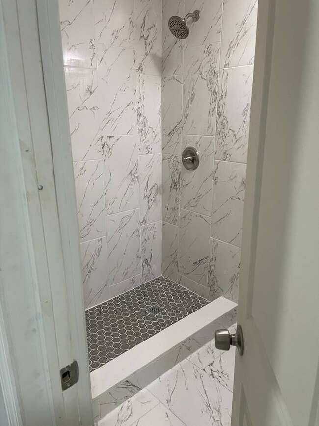 Foto del edificio - 6337 Dawson St