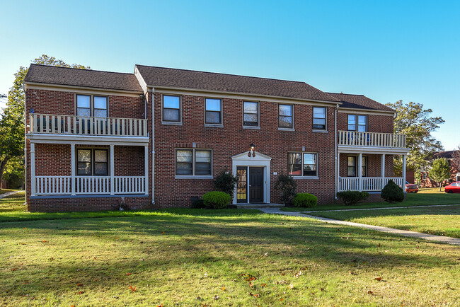 Building Photo - Park Towne Apartments