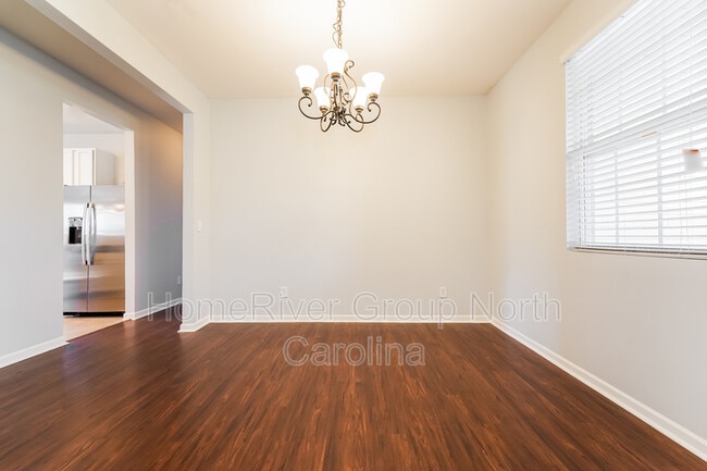 Building Photo - 7335 Lamplighter Close Dr
