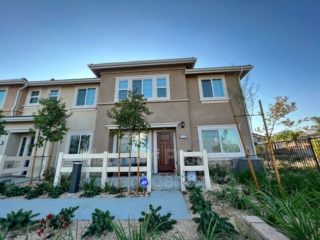 Building Photo - 28460 Songbird St