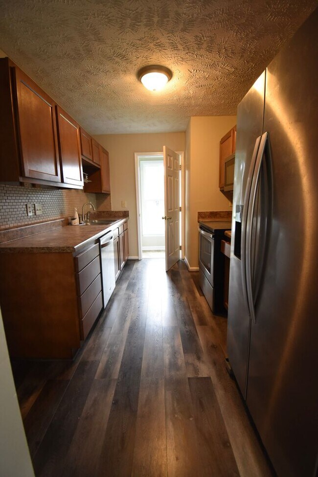 Foto del edificio - 3 Bedroom 2 Bathroom- Pets Allowed