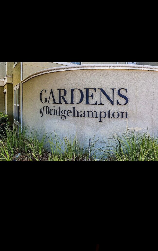 Foto del edificio - 8290 Gate Pkwy W