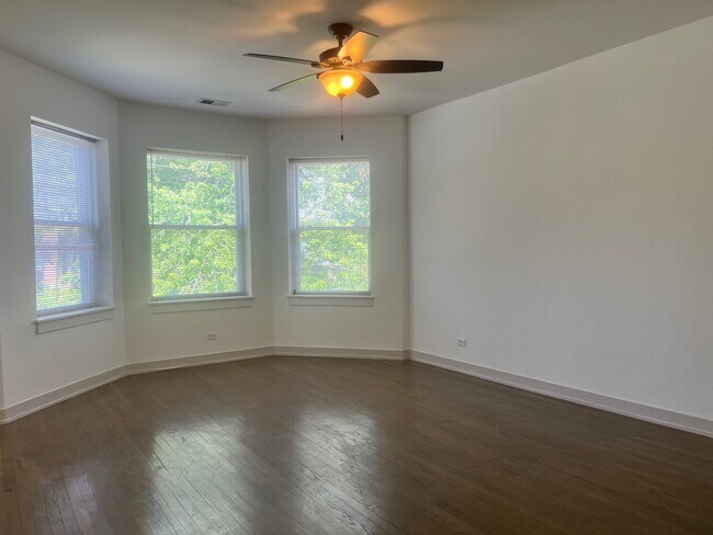 Foto del edificio - 7136 S Prairie Ave