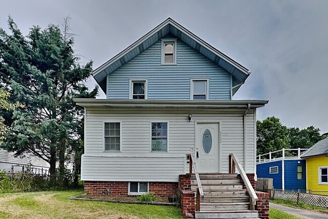 Building Photo - 2512 Halcyon Ave