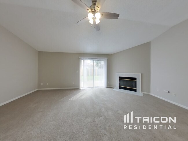 Foto del edificio - 3705 Woodbriar Dr