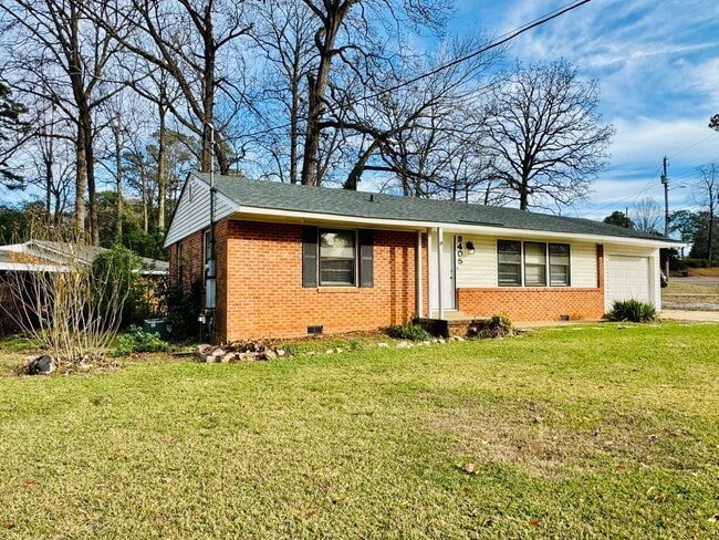 Foto del edificio - Inviting 3-Bedroom, 1.5-bath