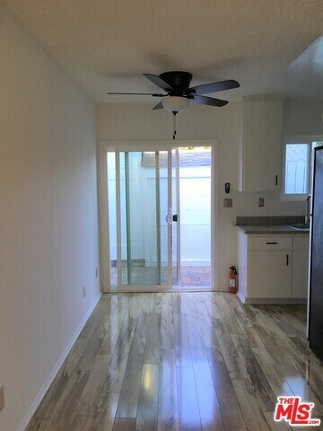 Primary Photo - 609 Marine St