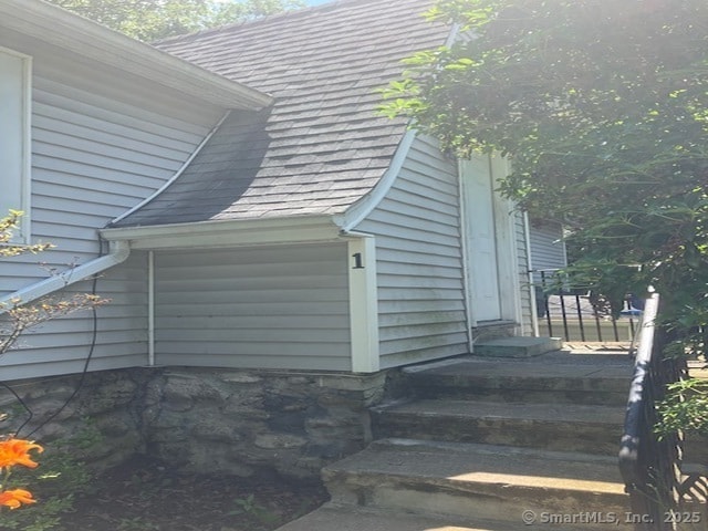 Building Photo - 10 Old Waterbury Rd