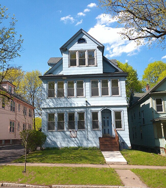 Building Photo - 1215 Madison St