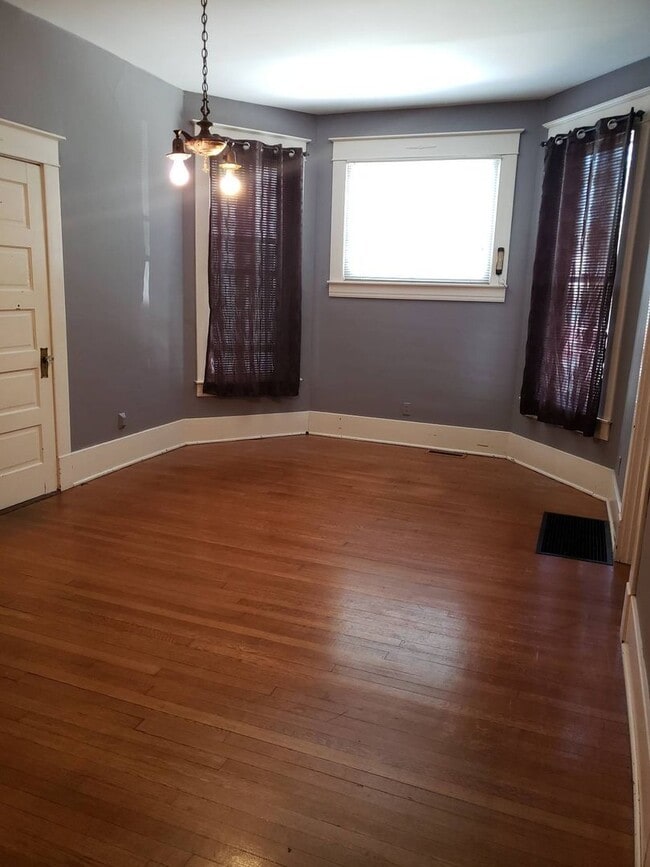 Foto del edificio - 214 North Main Street