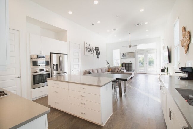 Foto del edificio - 6113 Sendero Hills Pkwy