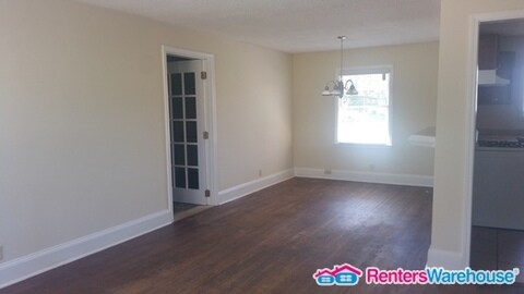 Building Photo - 2677 Woodridge Dr