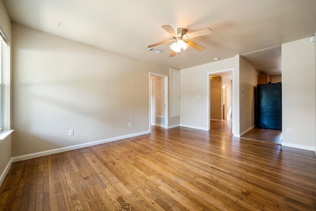 Building Photo - 4805 Evans Ave