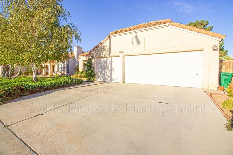 39524 Victoria St, Palmdale, CA 93551 House for Rent in Palmdale, CA