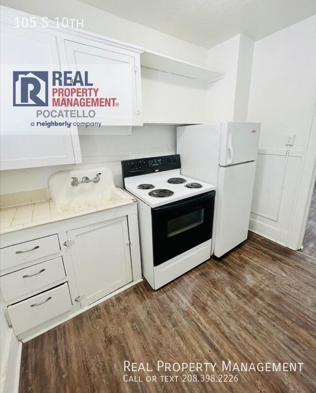 Building Photo - Studio Apartment - Pet Negotiable