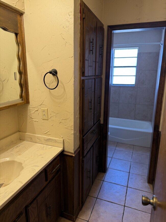 Foto del edificio - 4424 Ridgecrest Cir