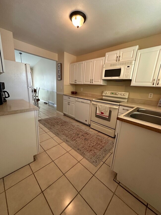 Foto del edificio - 5589 W Lilac Ave