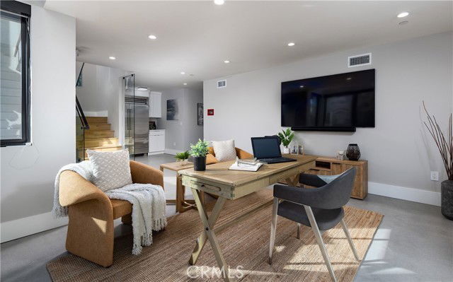 Foto del edificio - 502 W Balboa Blvd