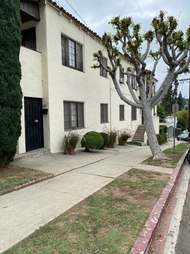 Foto principal - 2340 Deane St