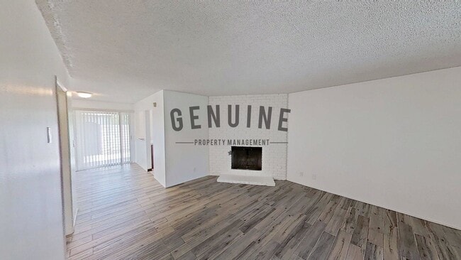 Building Photo - 1107 W Memory Ln