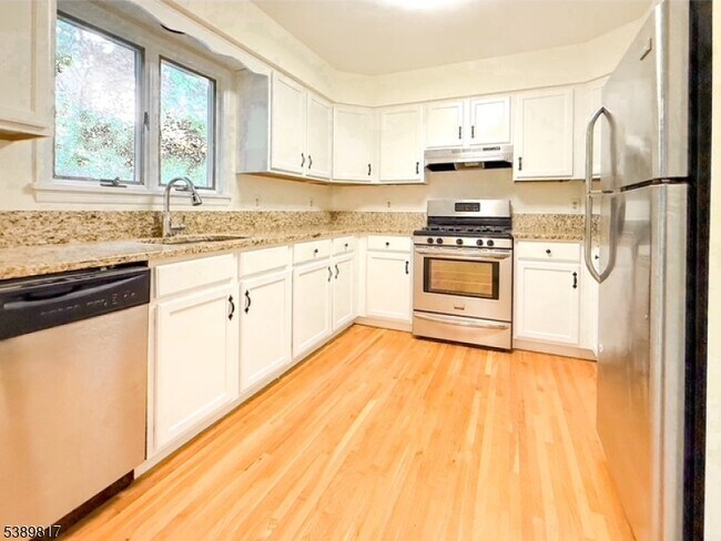 Foto del edificio - 8 Magnolia Ct