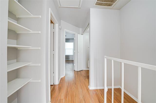 Building Photo - 633 Carriagehouse Ln